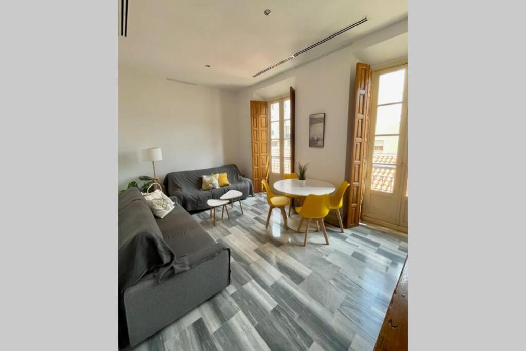 Picasso'S Birth House Charming Apartment Malaga Exterior photo